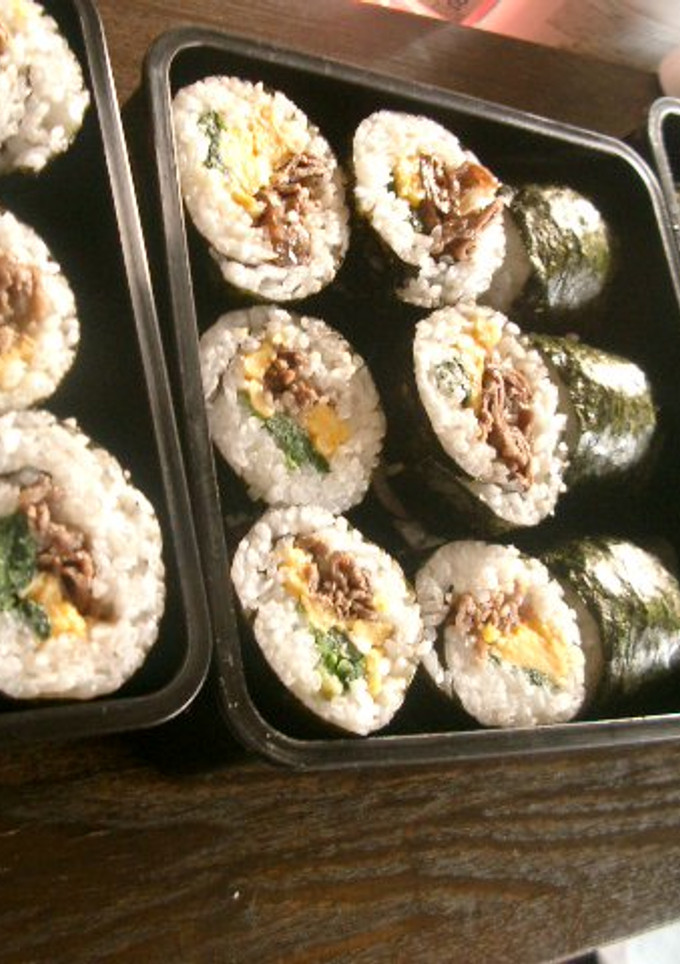 我が家の行楽弁当♪牛しぐれ煮の巻き寿司-レシピのメイン写真