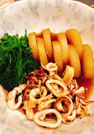 イカと菜の花(または春菊)の煮物-レシピのメイン写真