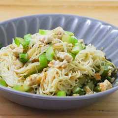รูปของ セロリのそうめんチャンプルー