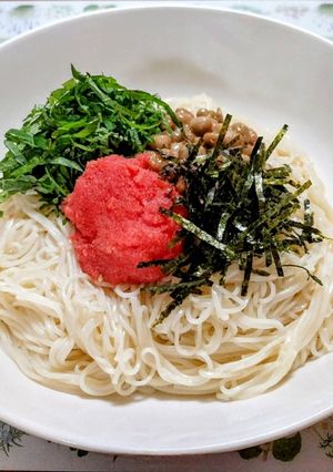暑い日の夕飯明太子納豆大葉のクリーム素麺-レシピのメイン写真