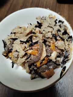 きのことひじきの炊き込みご飯-レシピのメイン写真
