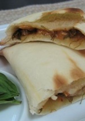 納豆昆布入りキムチとチーズのカルツォーネ-レシピのメイン写真