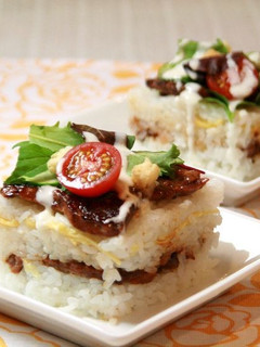 牛乳パックで簡単☆焼肉ケーキ風ちらし寿司-レシピのメイン写真