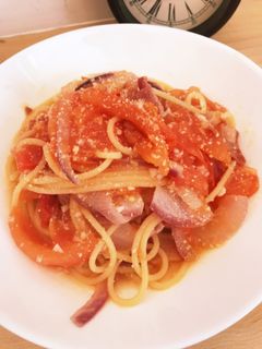 超簡単楽ベーコントマトパスタ。塩のみ-レシピのメイン写真