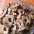 すり黒ごま風味豊かな金平蓮根