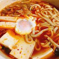 รูปของ 地元のキムチの素でキムチうどん