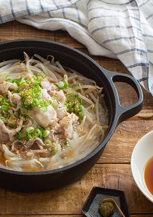 リピート決定！豚肉ともやしのしゃぶしゃぶ-レシピのメイン写真