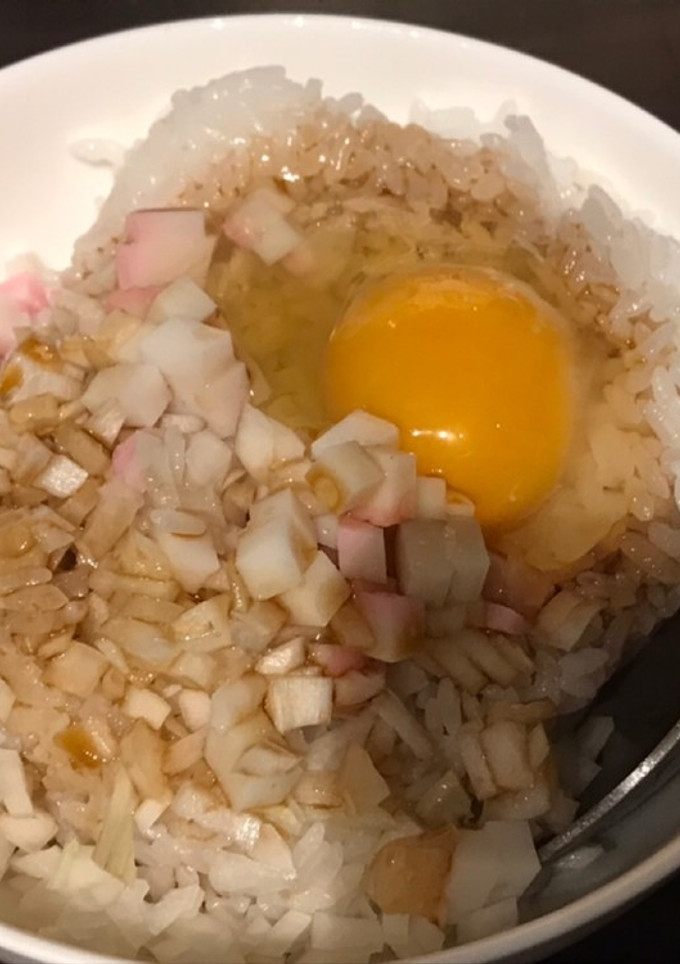 玉ねぎとかまぼこの卵かけご飯-レシピのメイン写真