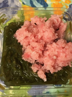 まぐろのたたき on もずく-レシピのメイン写真