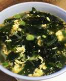 簡単ワカメともやしのたまごスープ