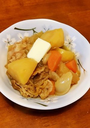 玉ねぎたっぷり♡濃い味肉じゃがonバター-レシピのメイン写真