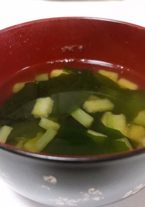 塩分控えめ✩ナスとワカメのお吸い物-レシピのメイン写真