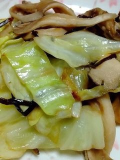 キャベツと舞茸の塩昆布バター炒め-レシピのメイン写真