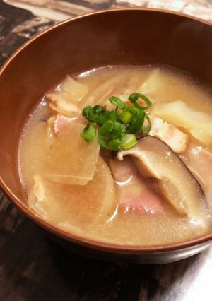 簡単おいしい☆ベーコンと残り野菜のみそ汁-レシピのメイン写真