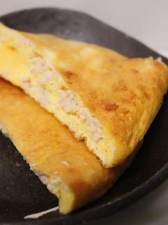 鶏ミンチそぼろ入り卵焼きホットサンドパン-レシピのメイン写真