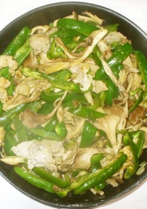 豚肉舞茸のビタミンカレー炒め♪簡単漢方-レシピのメイン写真