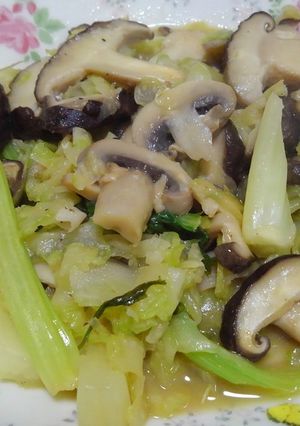レクチンフリーきのことセロリの炒め物-レシピのメイン写真