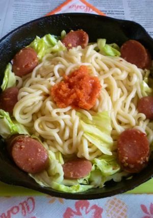 春キャベツ＆フランクの焼きうどん明太載せ-レシピのメイン写真