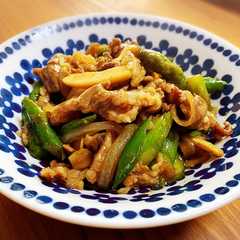 รูปของ 牛肉とアスパラ・エリンギの中華炒め