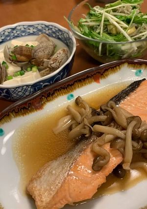 鮭バター醤油、あさり豆腐、水菜アボサラダ-レシピのメイン写真