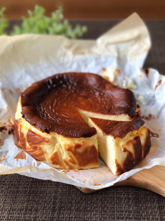 バスク風チーズケーキ-レシピのメイン写真
