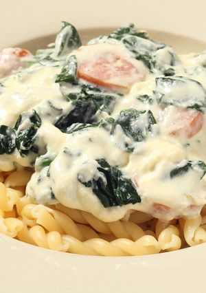 ちぢみほうれん草の濃厚チーズソースパスタ-レシピのメイン写真
