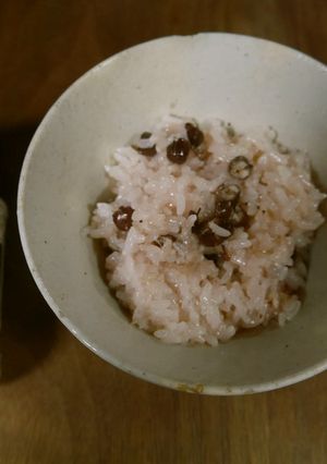 残ったもち米と湯がき冷凍小豆で色粉使い-レシピのメイン写真