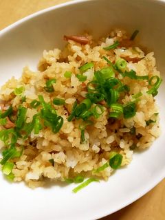 余った塩辛で!濃厚で美味しい塩辛炒飯-レシピのメイン写真