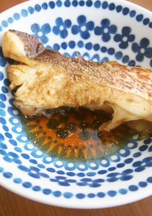 鯛の煮つけ♪仕上げに粉山椒で爽やかに♪-レシピのメイン写真