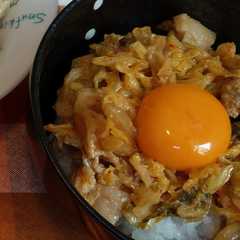รูปของ チーズ豚キムチ丼