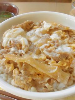 牛丼屋さんの牛皿で牛たまごとじ丼♪-レシピのメイン写真