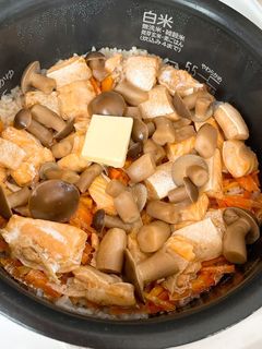 鮭ハラスのバター炊き込みご飯♡-レシピのメイン写真