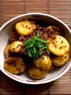 新じゃがの挽肉煮っ転がし-レシピのメイン写真