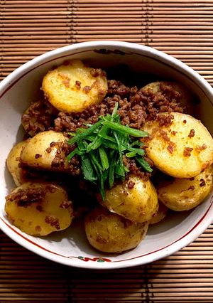 新じゃがの挽肉煮っ転がし-レシピのメイン写真