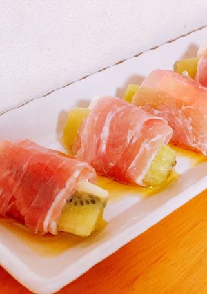 生ハムのクリームチーズとキウイ巻き♡-レシピのメイン写真