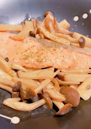 鮭とキノコの味噌バター焼き-レシピのメイン写真