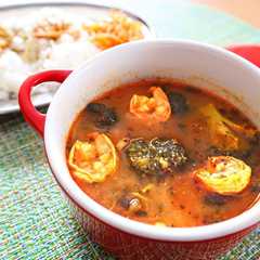 รูปของ えびとブロッコリーのトマトカレースープ