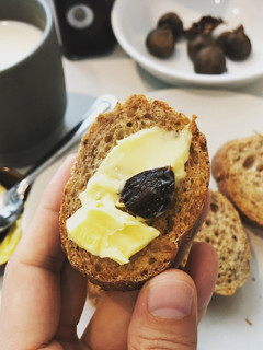 黒にんにくバタートースト!朝食にピッタリ-レシピのメイン写真