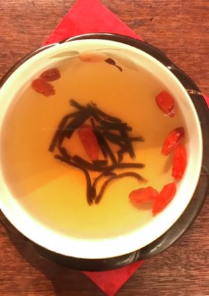 お湯注ぐだけ♪塩昆布とクコの実の薬膳茶-レシピのメイン写真