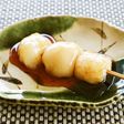 硬いお餅を美味しく!餅のみたらしだんご風
