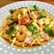 カップスープの素でエビクリームパスタ