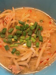 とんこつ風味で温まる♪豚もやしスープ-レシピのメイン写真