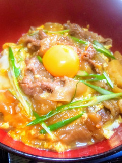 簡単やみつきリメイク肉じゃが他人丼-レシピのメイン写真