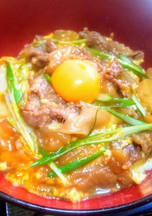 簡単やみつきリメイク肉じゃが他人丼-レシピのメイン写真