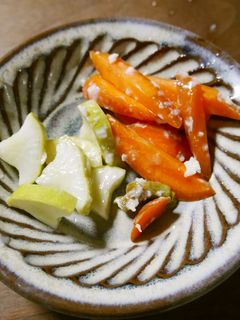 かす汁で残った酒粕で野菜を漬けましょう-レシピのメイン写真