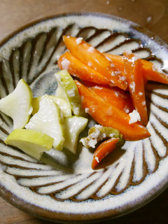 かす汁で残った酒粕で野菜を漬けましょう-レシピのメイン写真