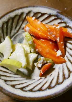 かす汁で残った酒粕で野菜を漬けましょう-レシピのメイン写真