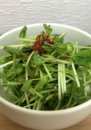 豆苗めかぶサラダ-レシピのメイン写真