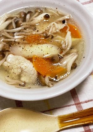 体が温まる！生姜と鶏肉の薬膳スープ-レシピのメイン写真