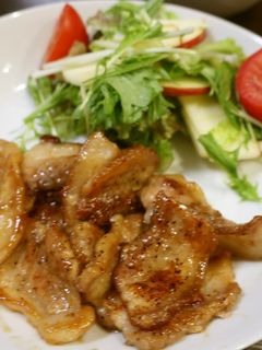 豚バラ黒酢炒め+リンゴのサラダ-レシピのメイン写真